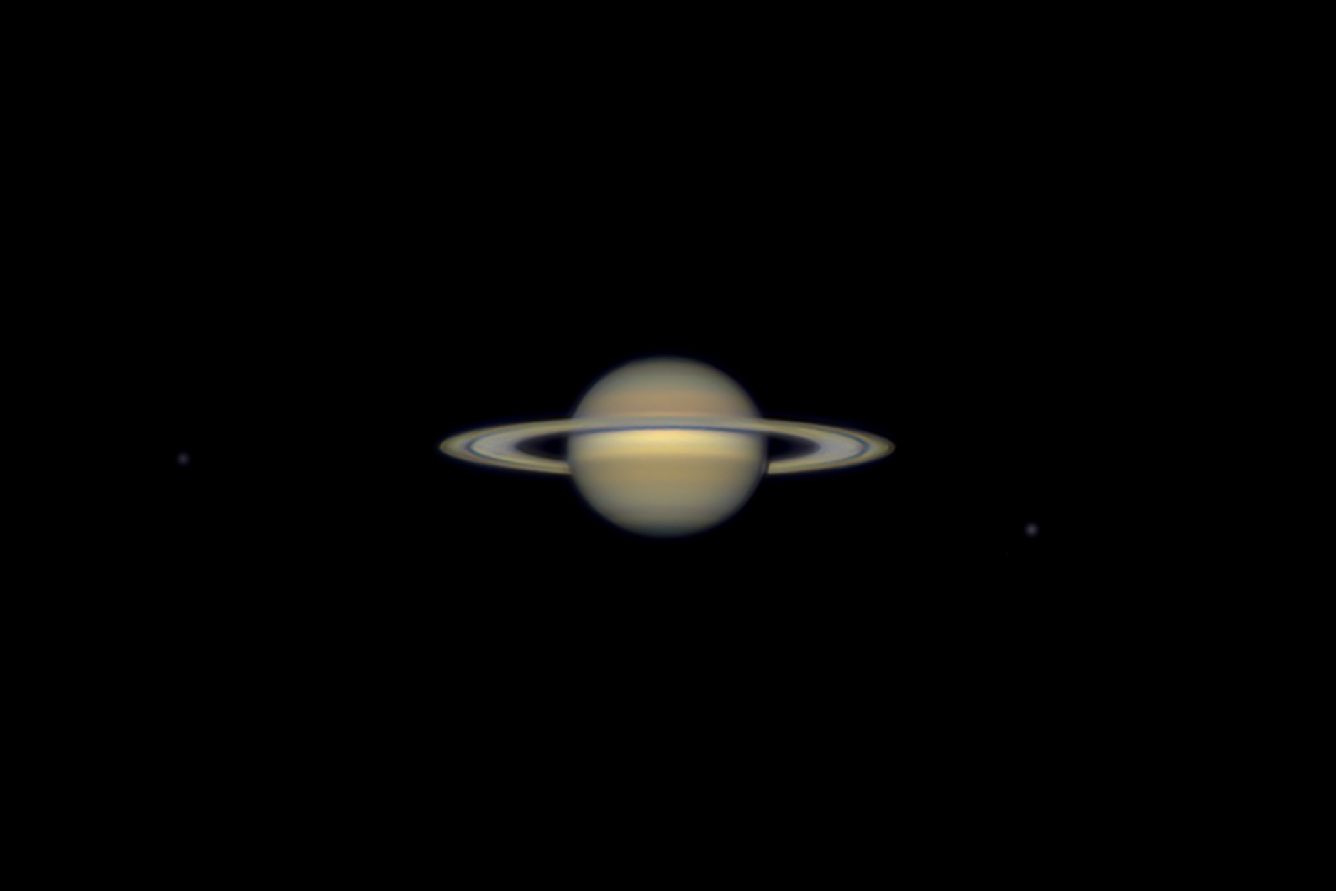 26. September 2026 – Saturn mit drei seiner Monde