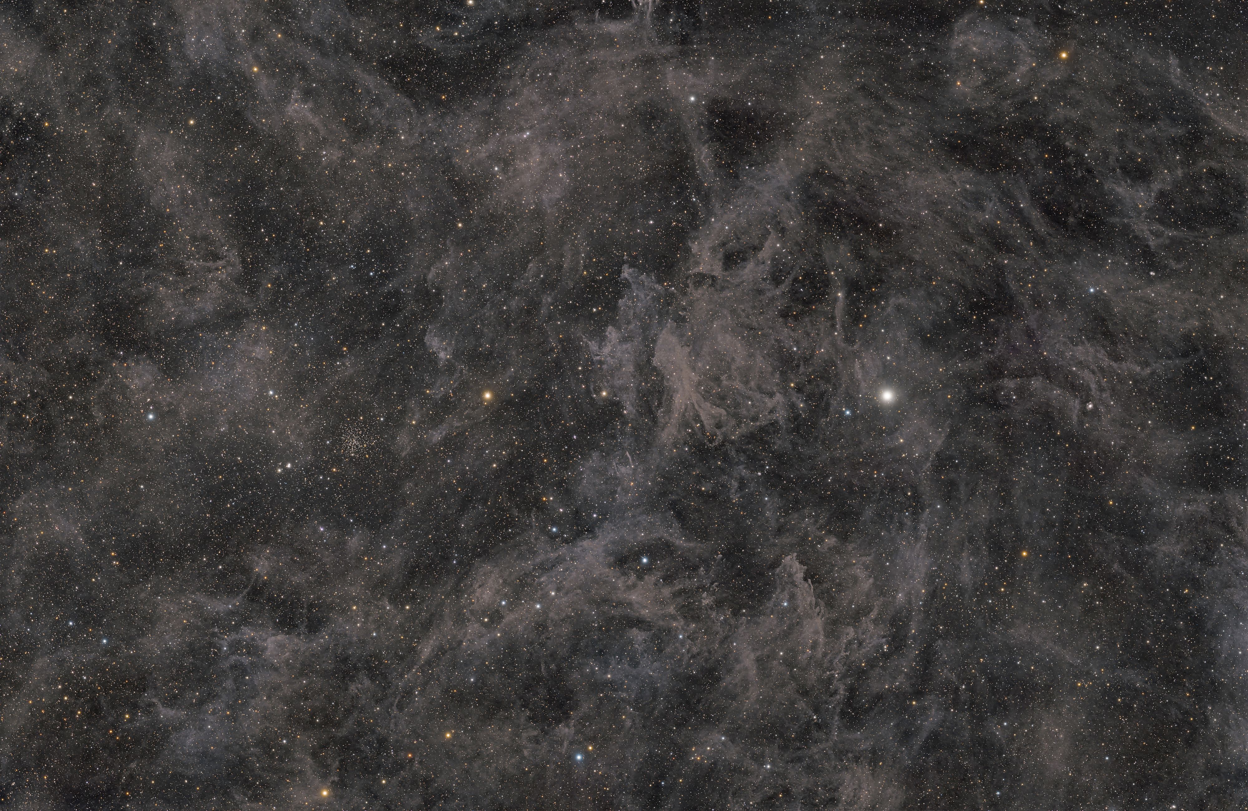 Polaris und sein staubiges Umfeld